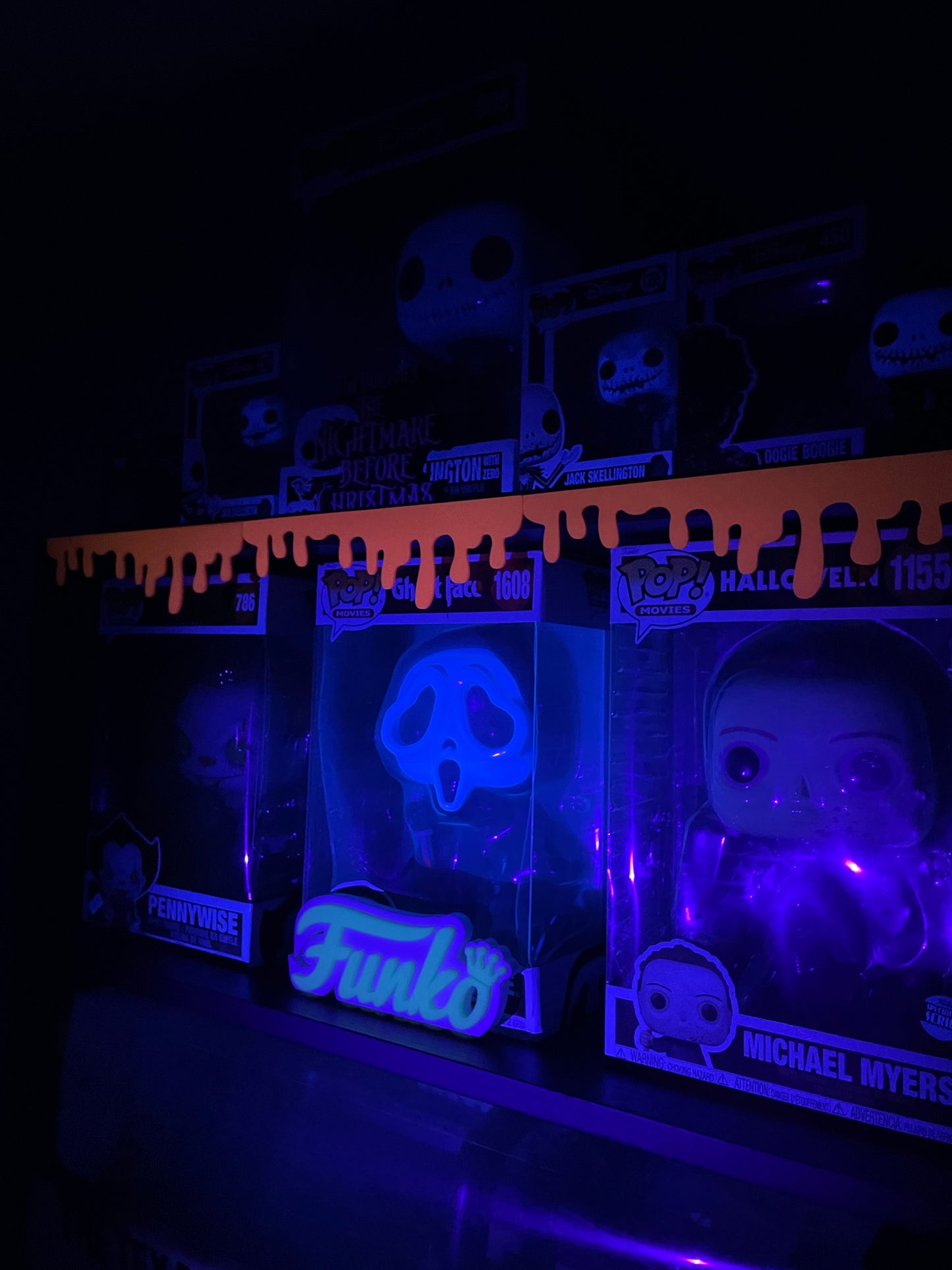 Blood Drip Bookshelf / Cabinet Display Decoration