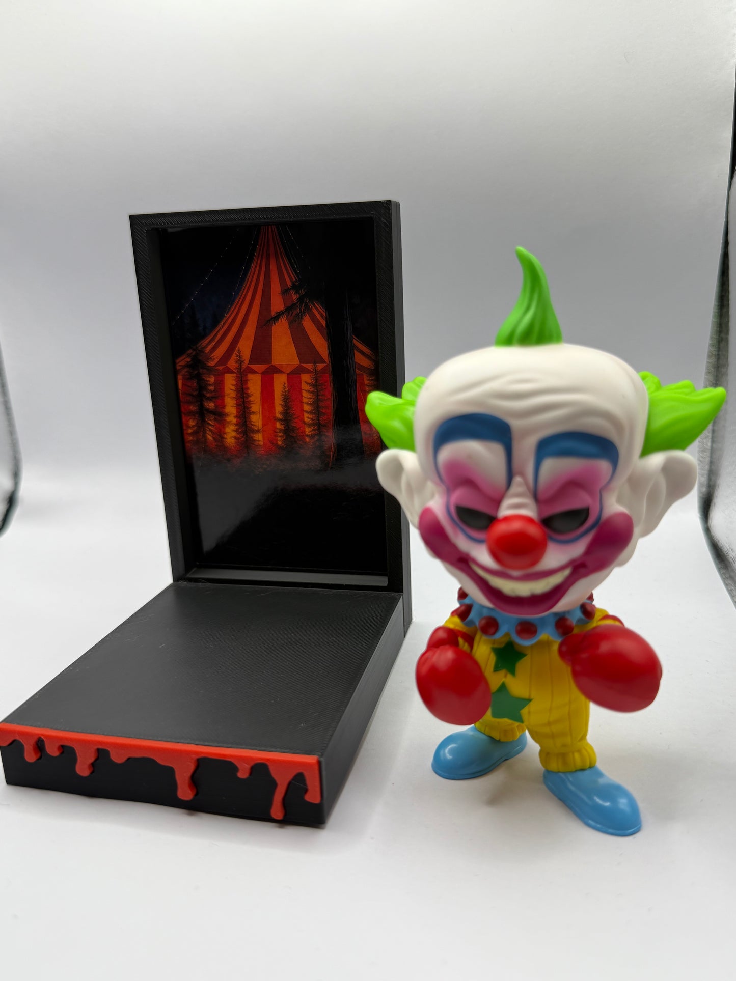 Killer Klowns From Outer Space Funko Stand