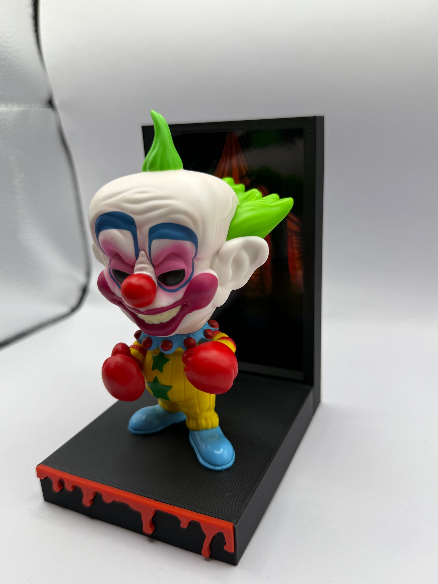 Killer Klowns From Outer Space Funko Stand