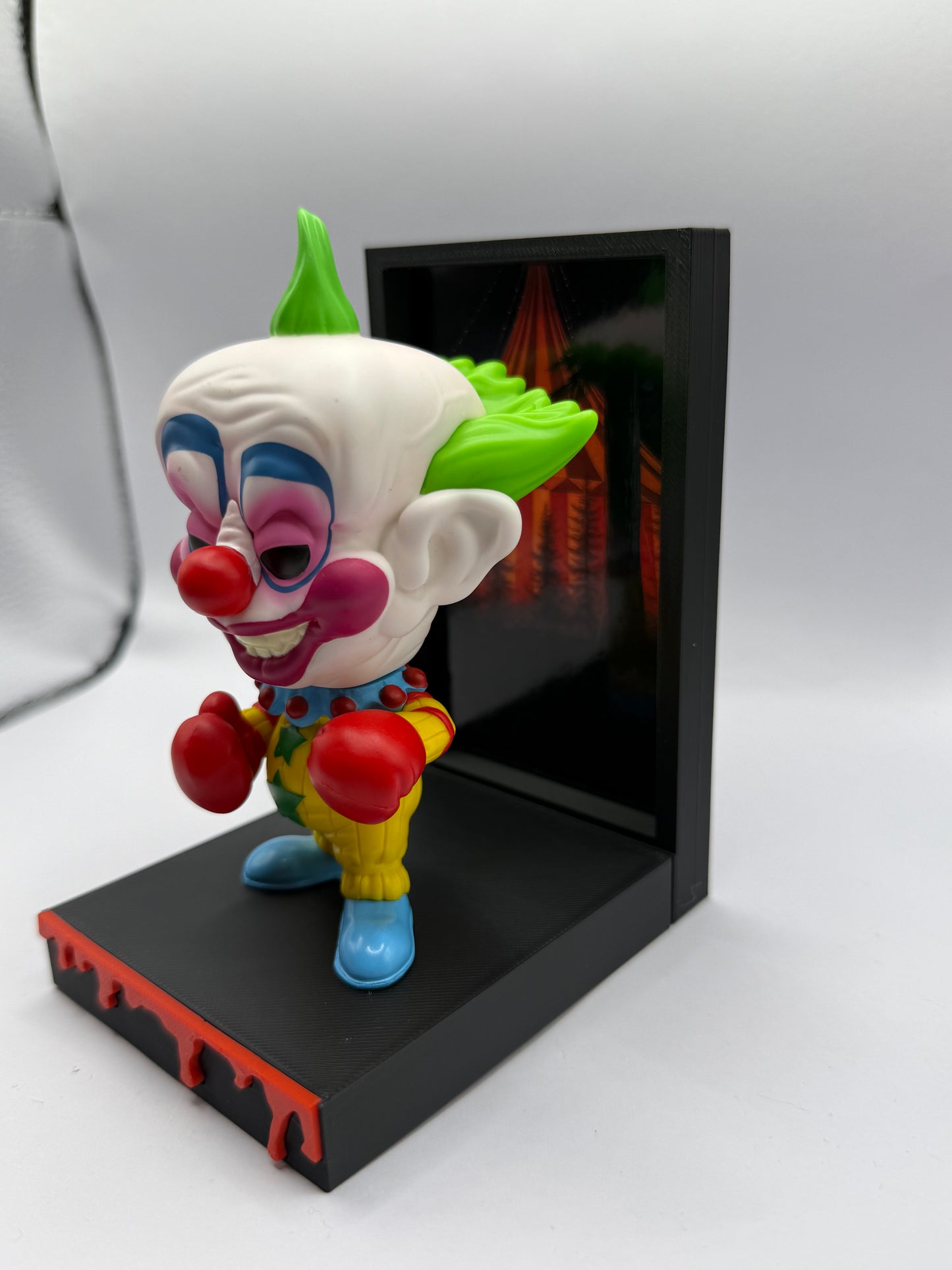 Killer Klowns From Outer Space Funko Stand